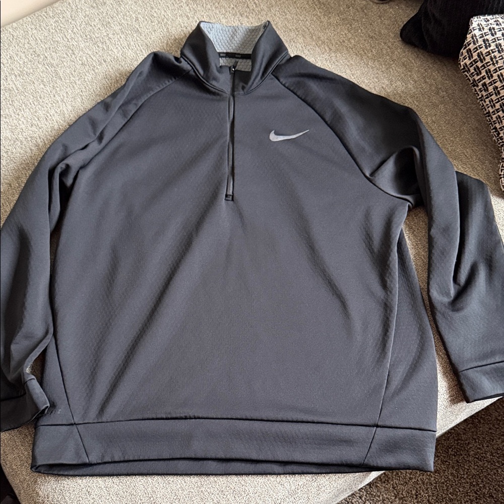 Nike Men's Dark Gray Quarter-Zip Pullover